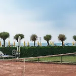 Negresco 4*