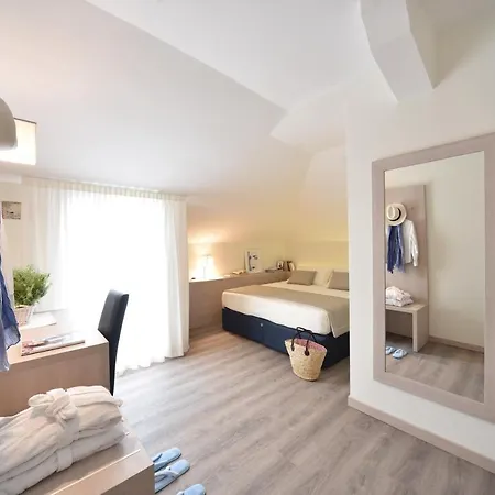 内格莱斯科酒店 4* 利多迪迪耶索洛