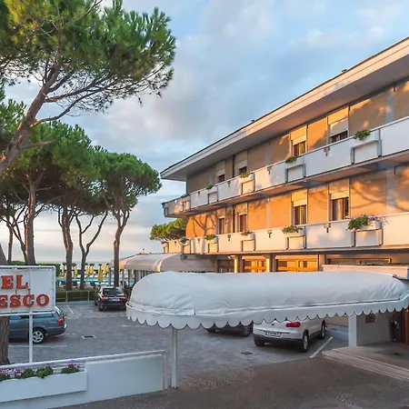 内格莱斯科酒店 酒店